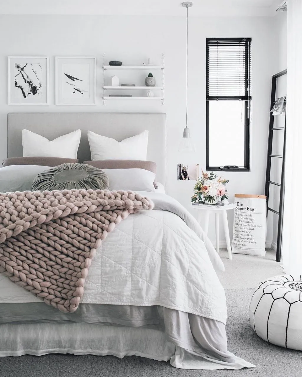 Чистка обивки кровати в домашних условиях